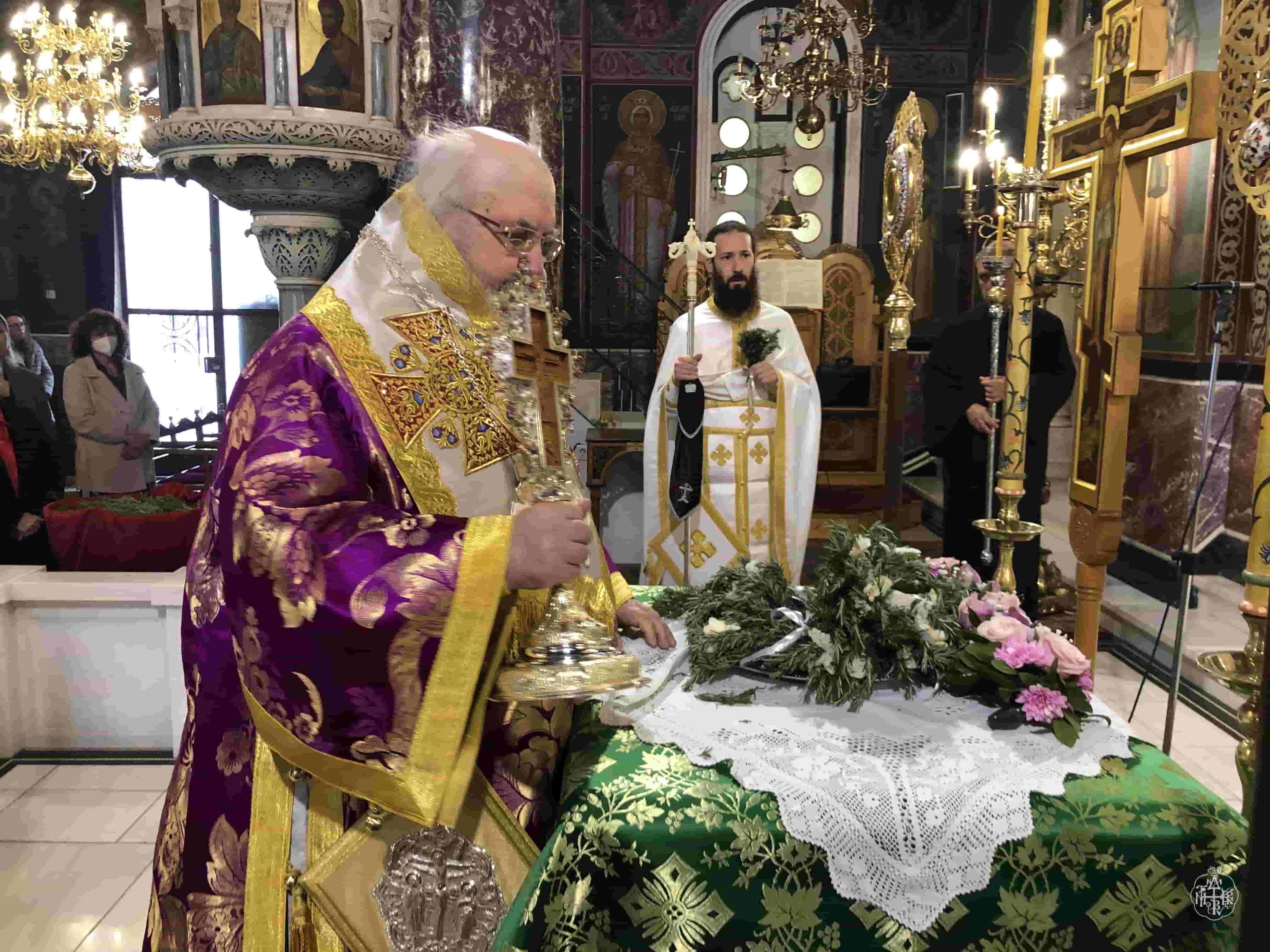 ΚΥΡΙΑΚΗ ΤΗΣ ΣΤΑΥΡΟΠΡΟΣΚΥΝΗΣΕΩΣ ΣΤΟΝ ΙΕΡΟ ΝΑΟ ΑΓΙΑΣ ΤΡΙΑΔΟΣ ΒΥΡΩΝΟΣ