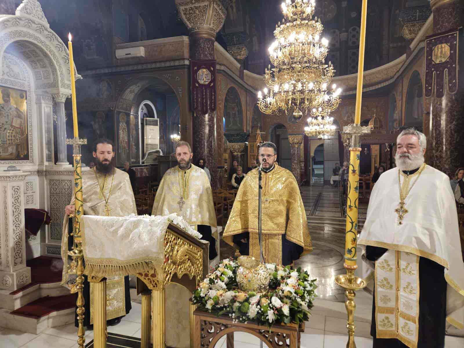 H ΕΟΡΤΗ ΤΟΥ ΑΓΙΟΥ ΝΕΚΤΑΡΙΟΥ ΕΠΙΣΚΟΠΟΥ ΠΕΝΤΑΠΟΛΕΩΣ ΤΟΥ ΘΑΥΜΑΤΟΥΡΓΟΥ ΣΤΟΝ ΙΕΡΟ ΝΑΟ ΑΓΙΑΣ ΤΡΙΑΔΟΣ ΒΥΡΩΝΟΣ