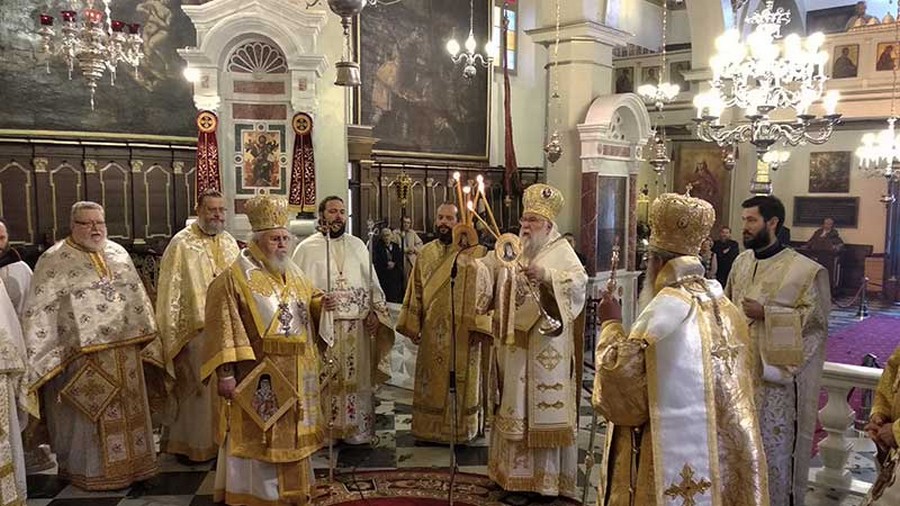 Πλήθος κόσμου ευχήθηκε στον Μητροπολίτη Κερκύρας