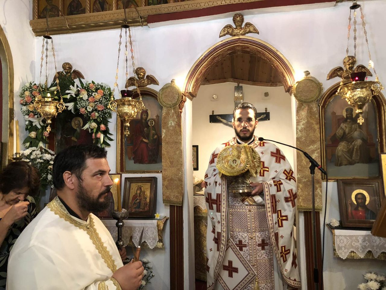 ΠΑΝΗΓΥΡΙΚΗ ΘΕΙΑ ΛΕΙΤΟΥΡΓΙΑ ΣΤΟ ΙΕΡΟ ΠΑΡΕΚΚΛΗΣΙΟ ΤΟΥ ΑΓΙΟΥ ΙΩΑΝΝΟΥ ΤΟΥ ΘΕΟΛΟΓΟΥ ΣΤΟ ΒΥΡΩΝΑ