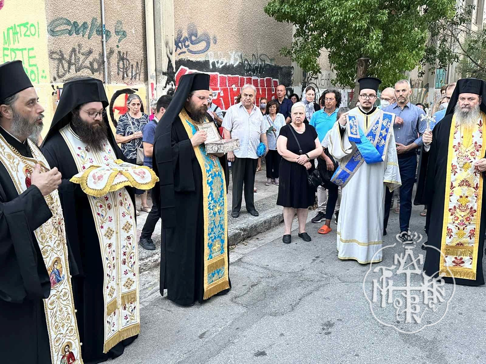 Ο ΜΕΘΕΟΡΤΟΣ ΕΣΠΕΡΙΝΟΣ,Η ΛΙΤΑΝΕΥΣΗ ΤΗΣ ΙΕΡΑΣ ΕΙΚΟΝΟΣ ΚΑΙ ΤΑ ΕΓΚΩΜΙΑ ΠΡΟΣ ΤΗΝ ΥΠΕΡΑΓΙΑ ΘΕΟΤΟΚΟ ΣΤΟΝ ΠΑΝΗΓΥΡΙΖΟΝΤΑ ΙΕΡΟ ΝΑΟ ΚΟΙΜΗΣΕΩΣ ΘΕΟΤΟΚΟΥ ΚΑΙΣΑΡΙΑΝΗΣ